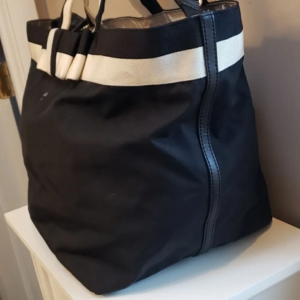 𝅺KATE SPADE BARROW STREET ANABEL BLACK WITH IVORY TRIM DIAPER BAG